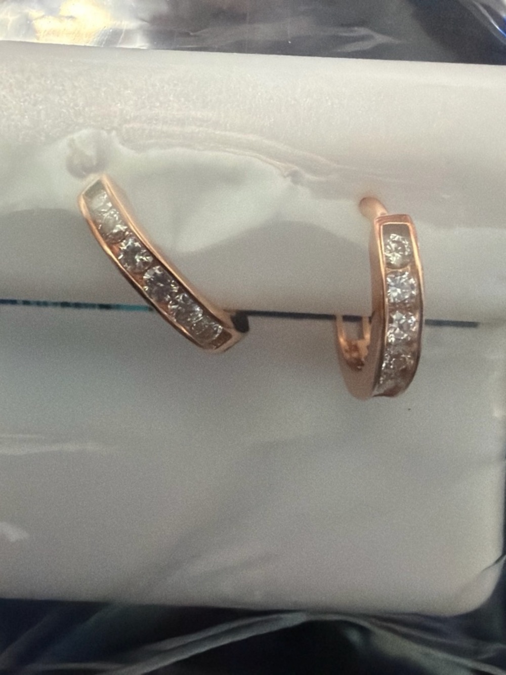 NWT 925 Sterling Silver 0.31 CTW VVS D Moissanite Huggie Hoop Earrings